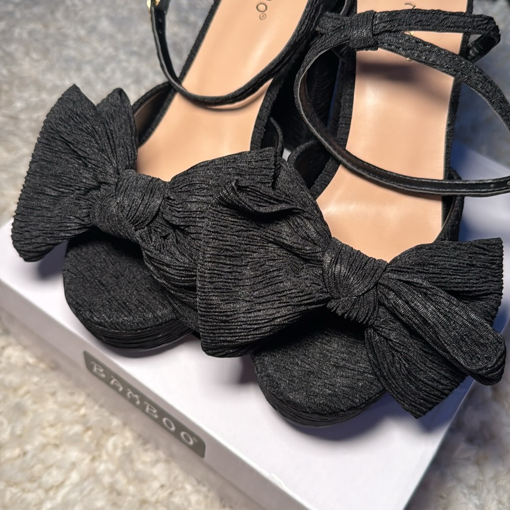 🖤 Bamboo Fabric Bow Ankle Strap Heels 8 BNIB 🖤 - Picture 6 of 7